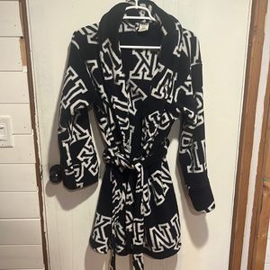 PINK VS Victoria secret black and white robe
